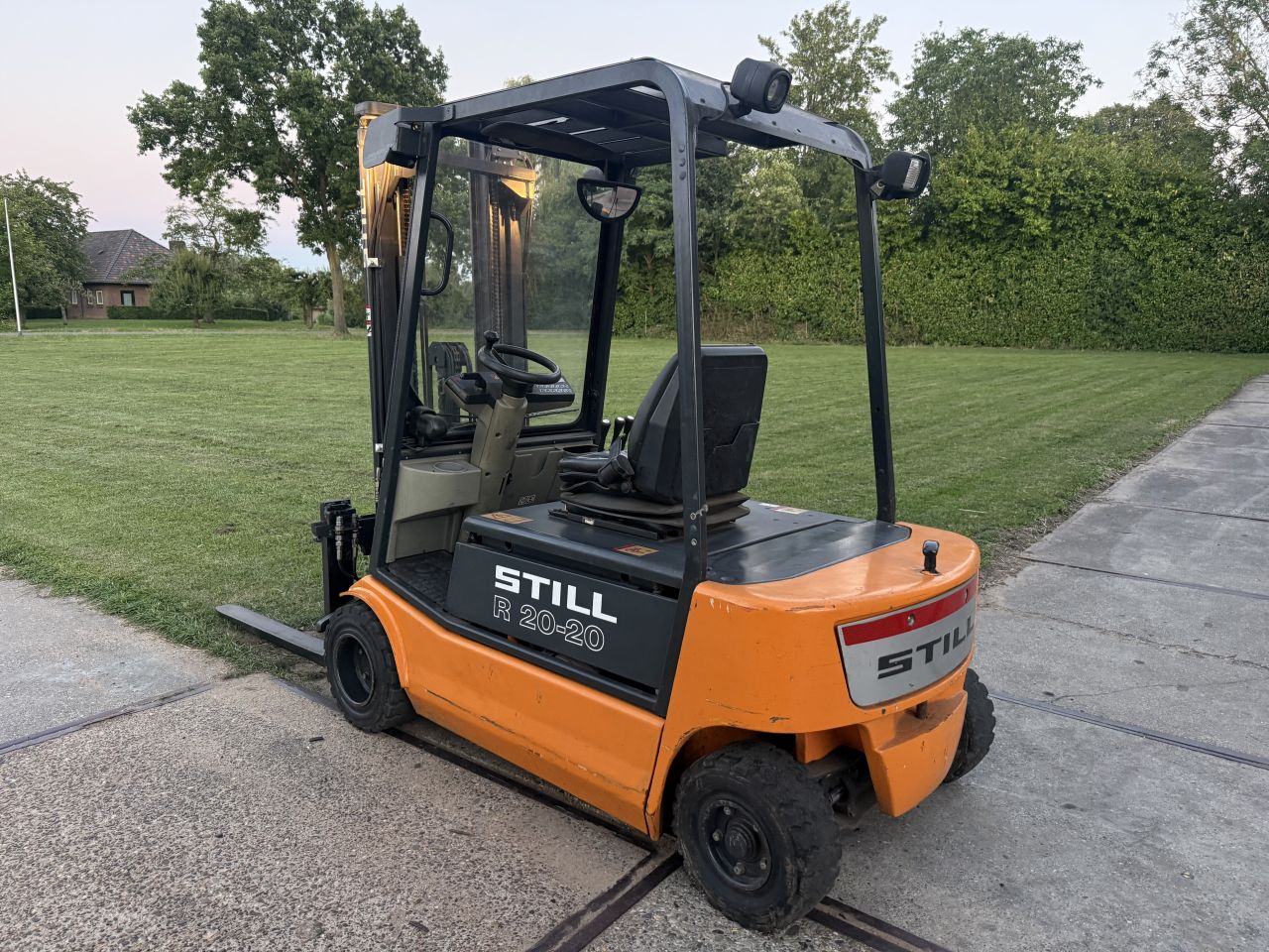 Still 2 tonner elektrisch triplo 4.5M freelift Sideshift