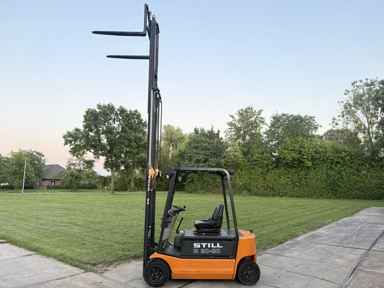 Still 2 tonner elektrisch triplo 4.5M freelift Sideshift