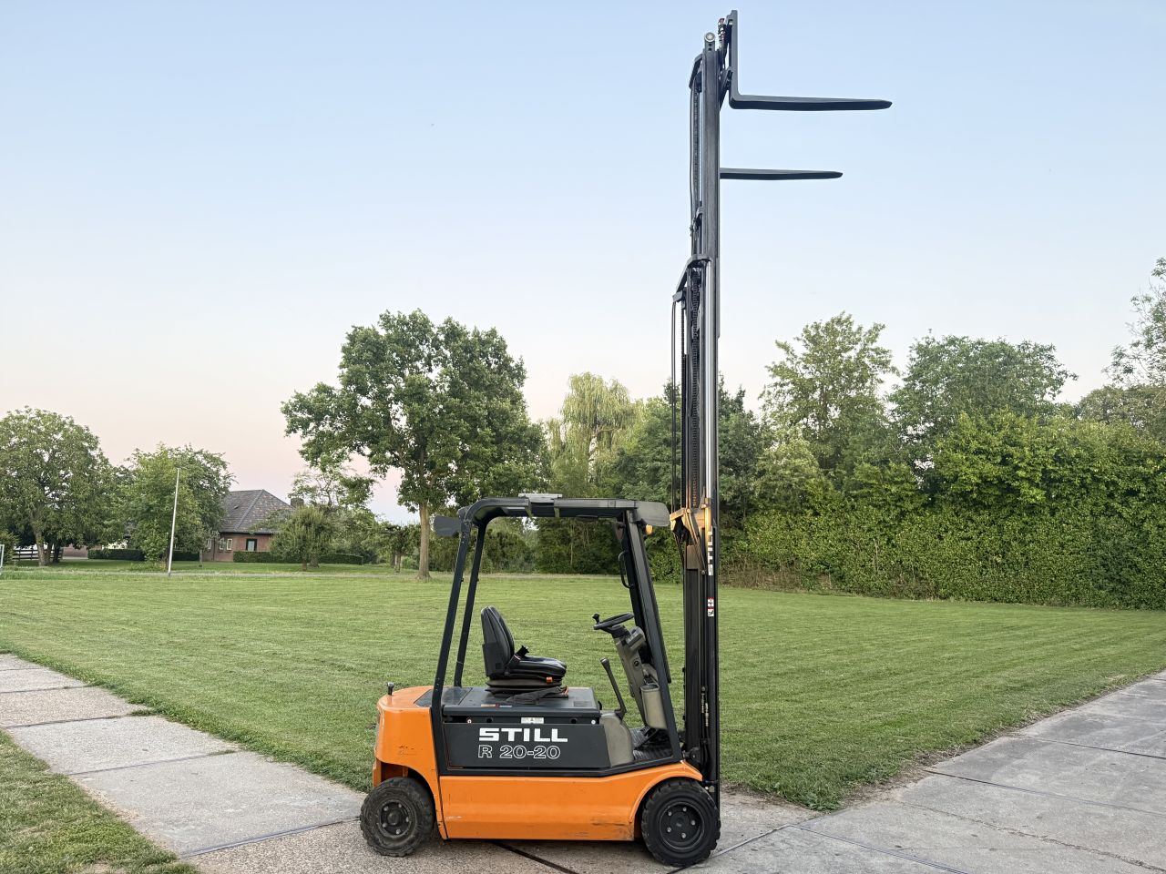 Still 2 tonner elektrisch triplo 4.5M freelift Sideshift