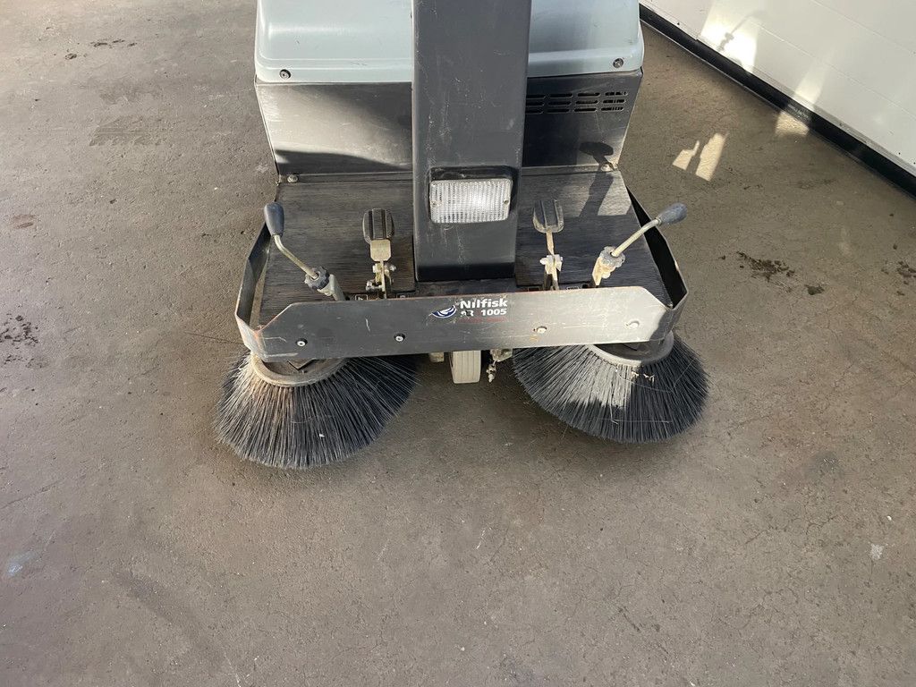 Nilfisk Opzitveegmachine