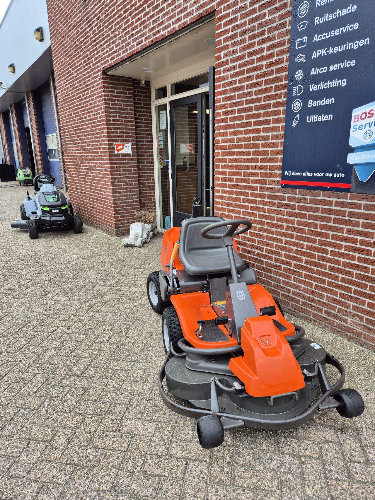 Husqvarna Rider 16 met nieuw maaidek!