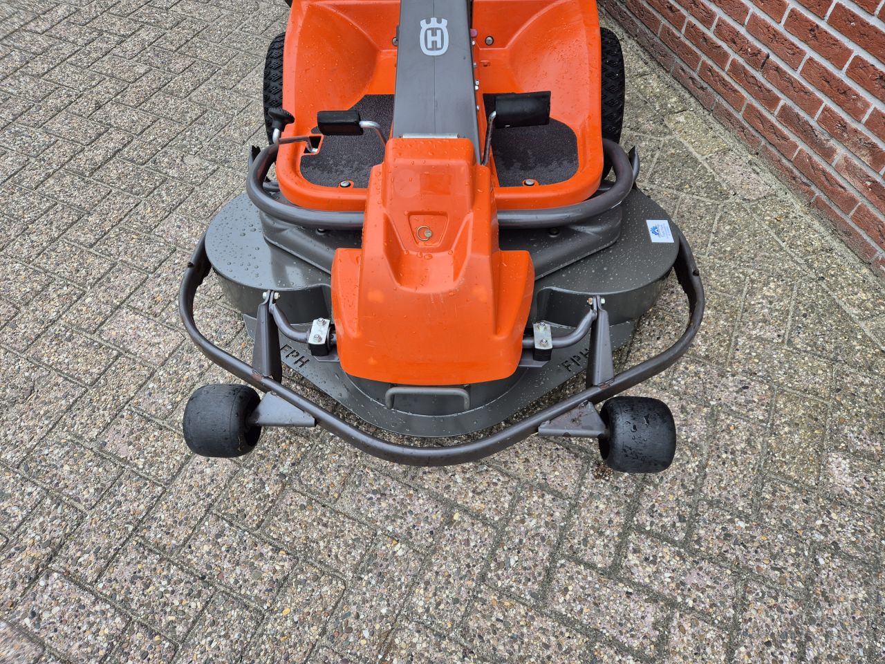 Husqvarna Rider 16 met nieuw maaidek!