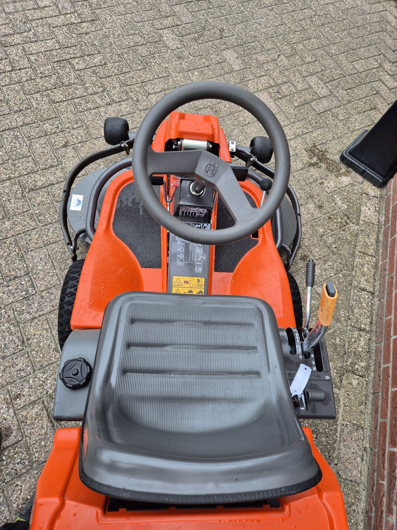 Husqvarna Rider 16 met nieuw maaidek!