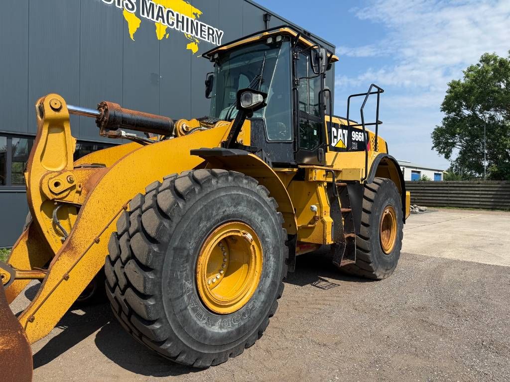 CAT 966 M