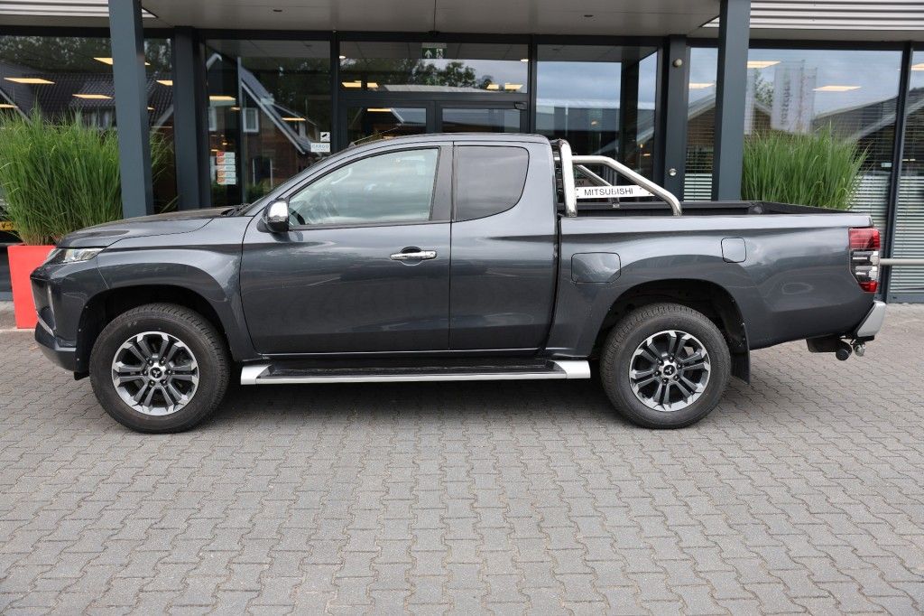 Mitsubishi L200 2.2 DI-D CLUB CAB INTENSE 4WD VAN