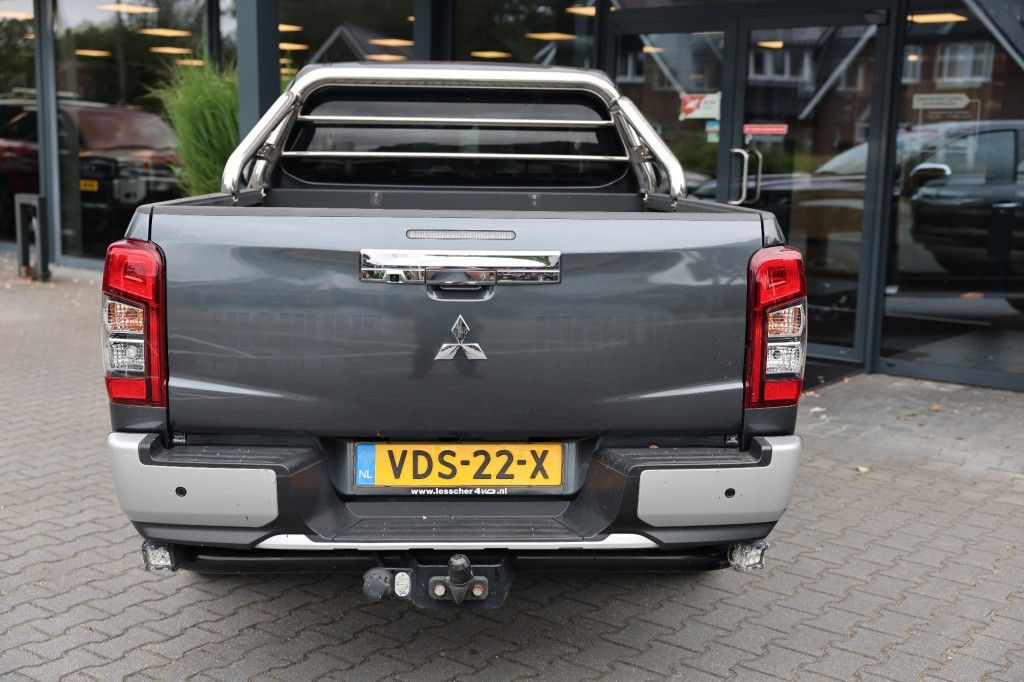 Mitsubishi L200 2.2 DI-D CLUB CAB INTENSE 4WD VAN