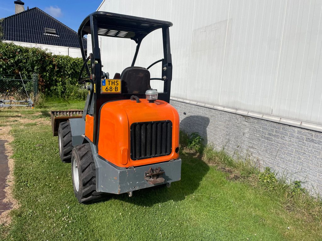 Giant 337T kniklader shovel