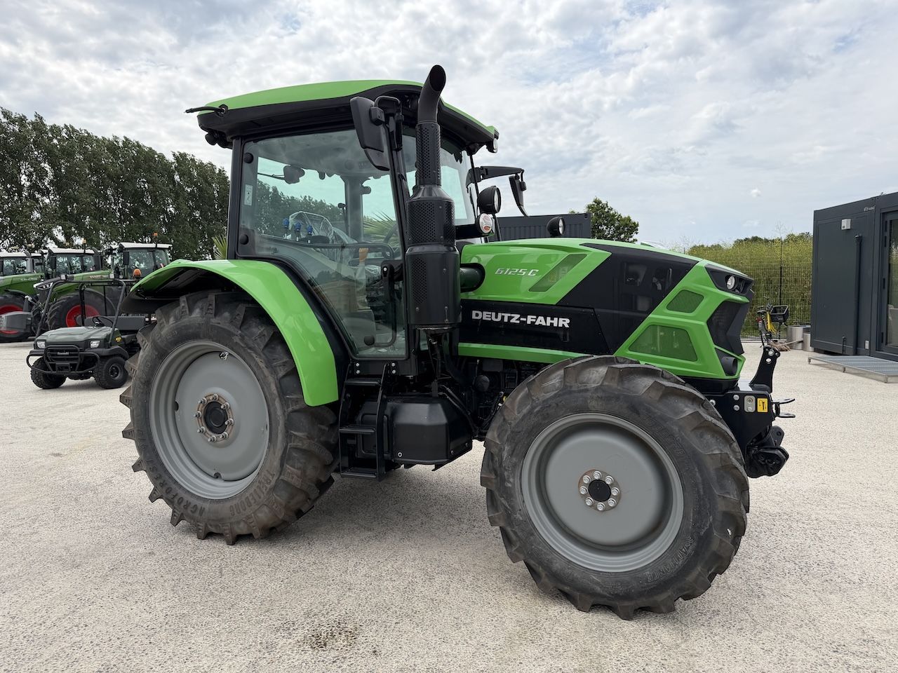 Deutz Fahr 6125C 14 uur EX Demo
