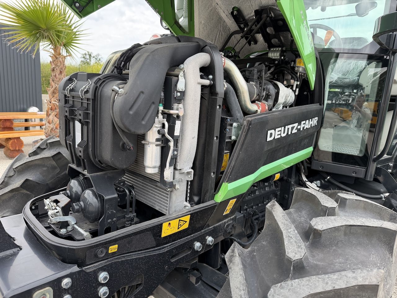 Deutz Fahr 6125C 14 uur EX Demo