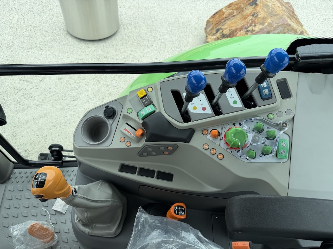 Deutz Fahr 6125C 14 uur EX Demo