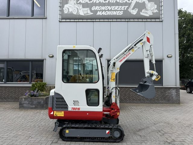 Takeuchi TB016 Minigraver Minikraan Kubota CAT Volvo