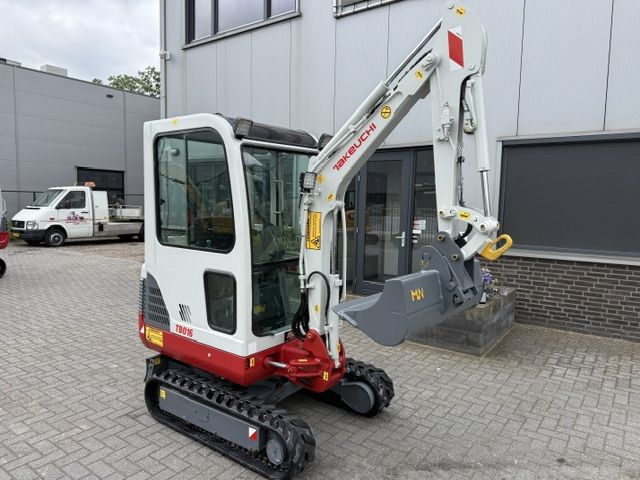 Takeuchi TB016 Minigraver Minikraan Kubota CAT Volvo
