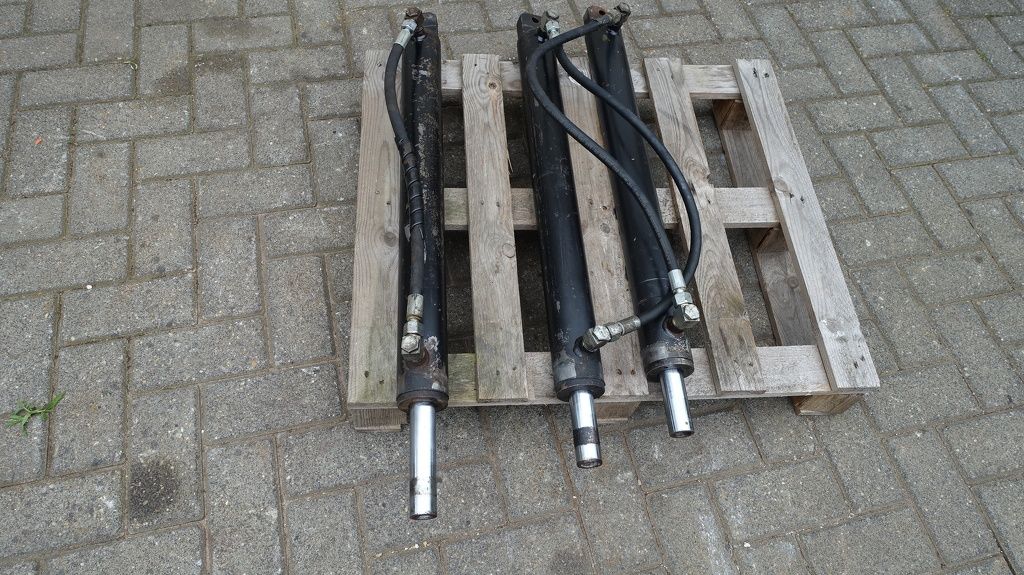 Cilinder 3x Hydrauliek cilinder