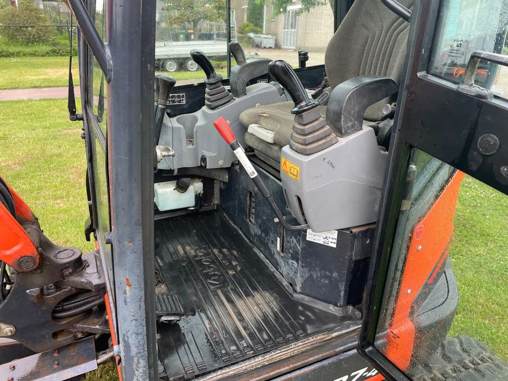 Kubota KX027-4