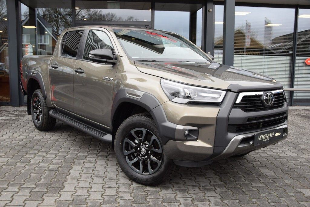 Toyota Hilux 2.8 D-4D DUBBEL CABIN 48V HYBRIDE INVINCIBLE A/T 4WD 2 ZITS VAN