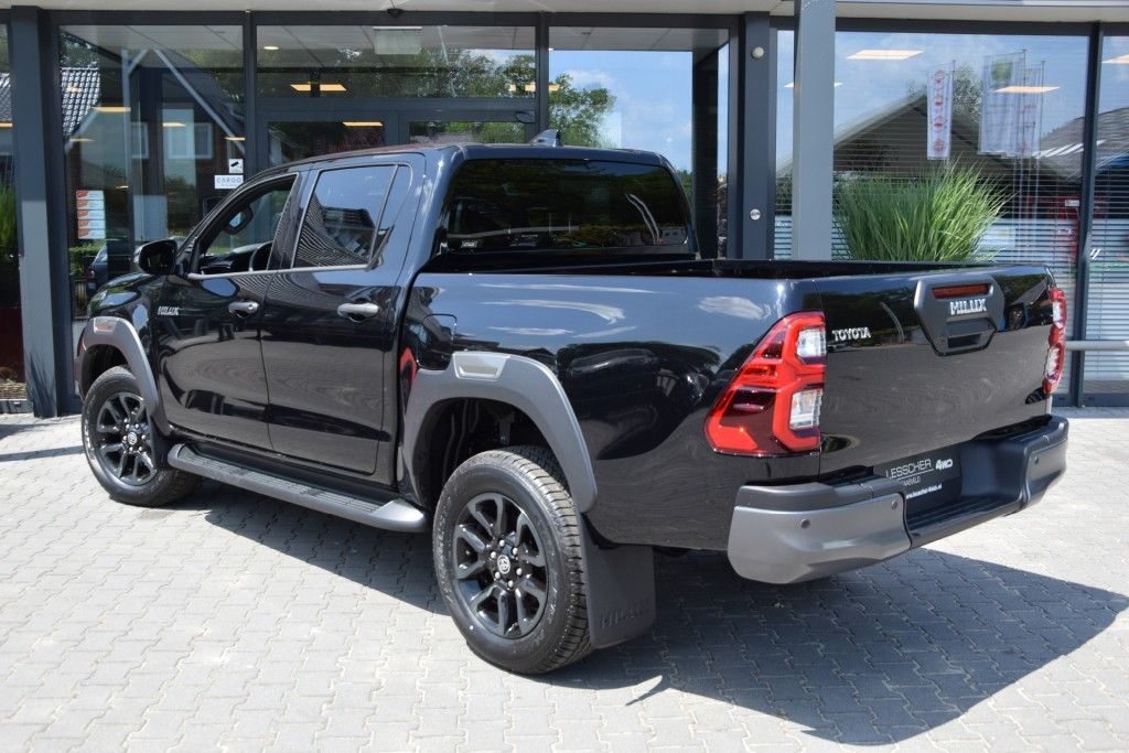 Toyota Hilux 2.8 D-4D DUBBEL CABIN 48V HYBRIDE INVINCIBLE A/T 4WD 2 ZITS VAN