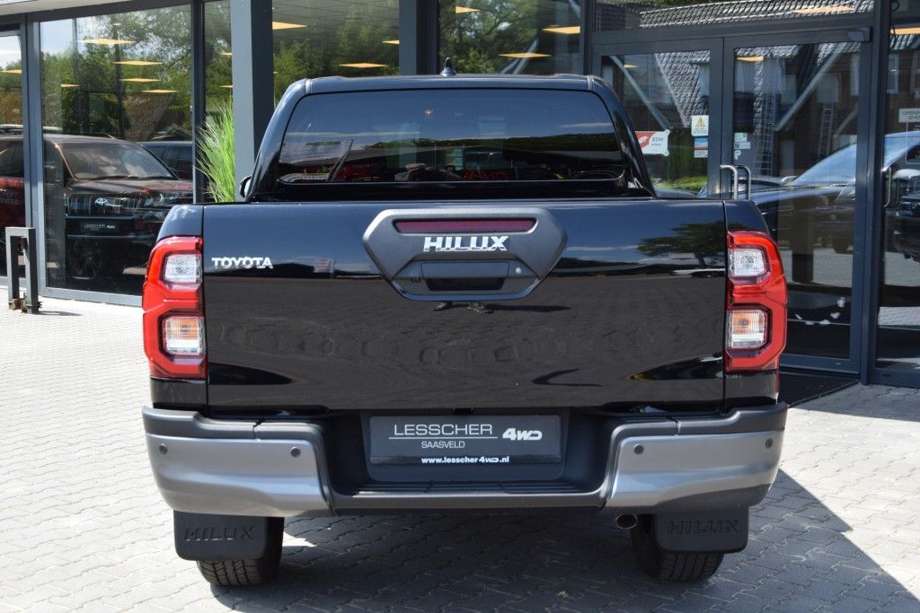 Toyota Hilux 2.8 D-4D DUBBEL CABIN 48V HYBRIDE INVINCIBLE A/T 4WD 2 ZITS VAN