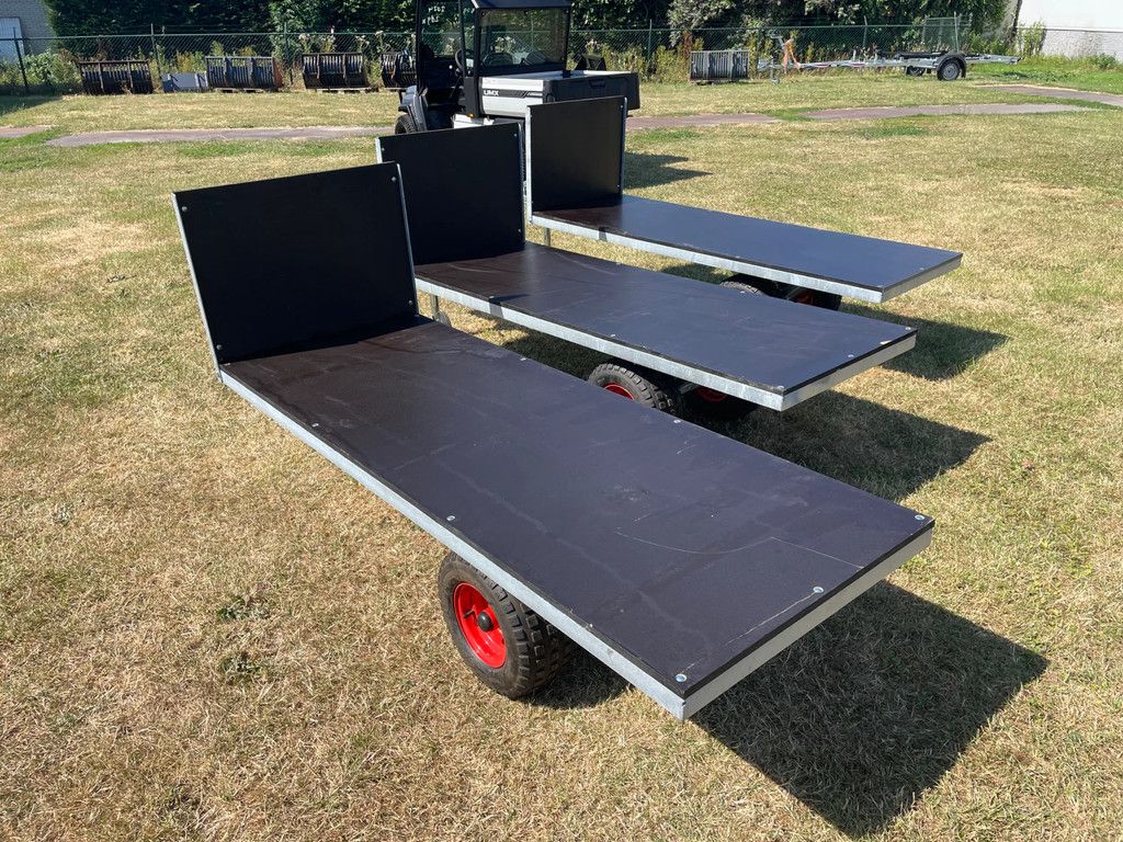 Hooiwagen Balenwagen hooiwagen paardenmanege
