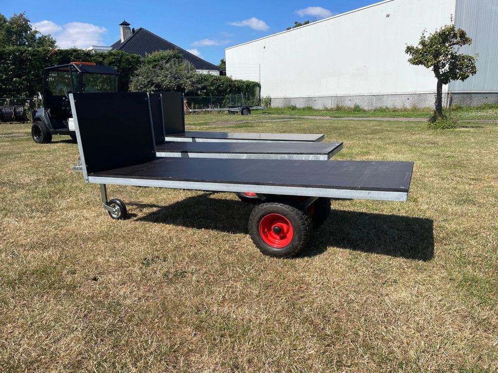 Hooiwagen Balenwagen hooiwagen paardenmanege