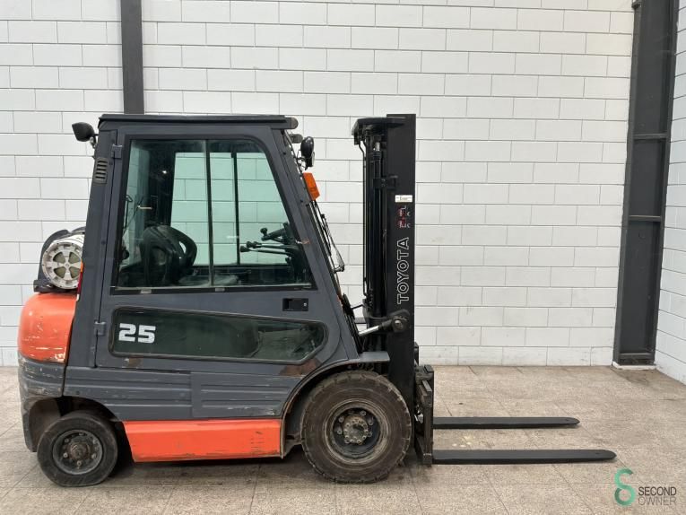 Forklifts LPG Toyota 42-6FGF25 1998