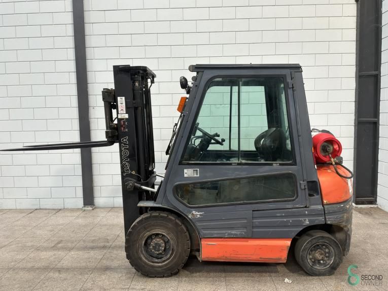 Forklifts LPG Toyota 42-6FGF25 1998
