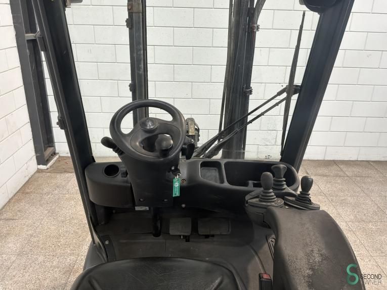 Forklifts LPG Linde H16T-01 2009