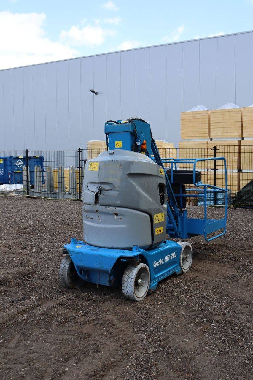 Genie GR26J Elektrischer Mastlift 200 kg 9,9 m 2015
