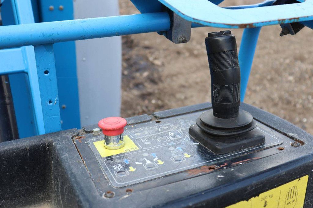 Genie GR26J Elektrischer Mastlift 200 kg 9,9 m 2015