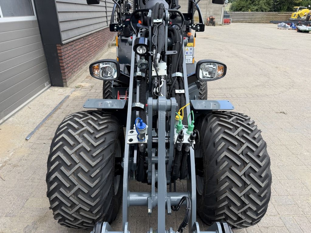 GIANT G2700 X-TRA HD+ shovel NIEUW €750 LEASE