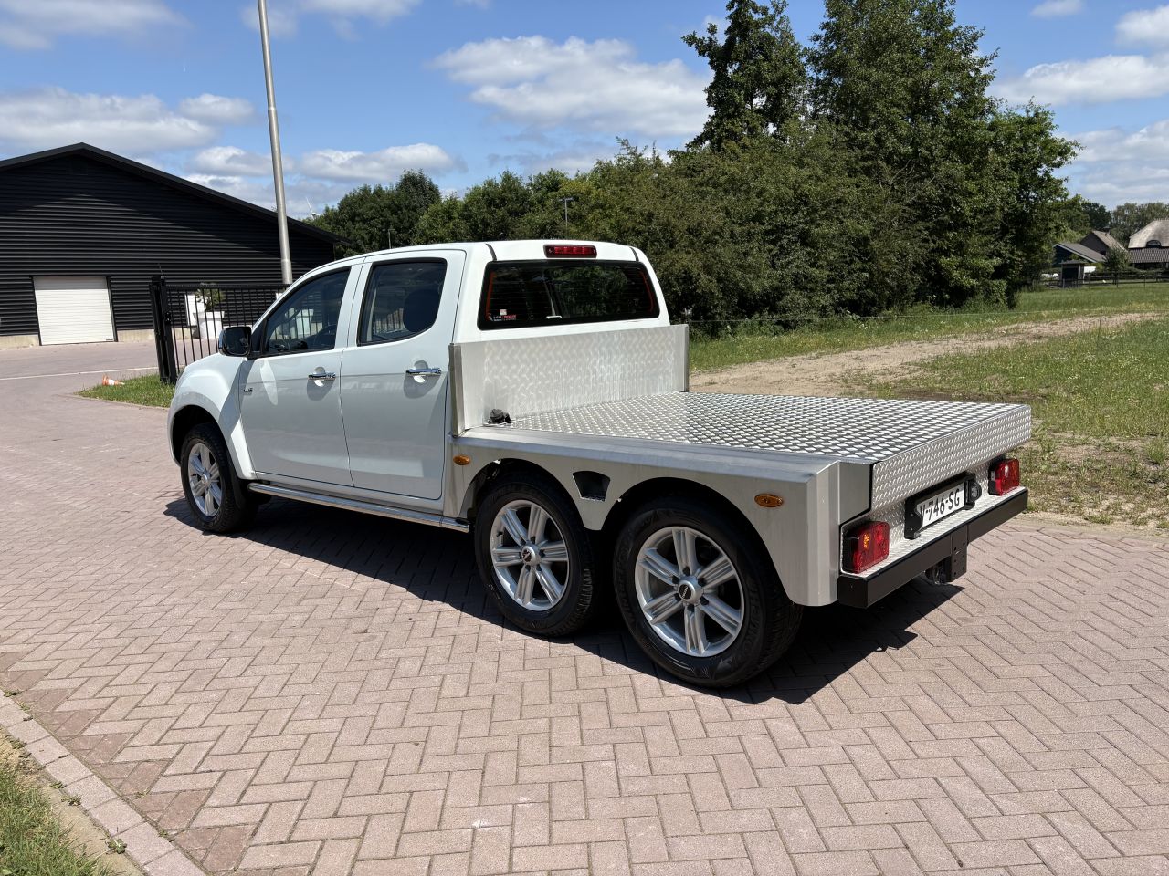 Be trekker isuzu D-Max 1.9 4X4 AUTOMAAT CLIXTAR