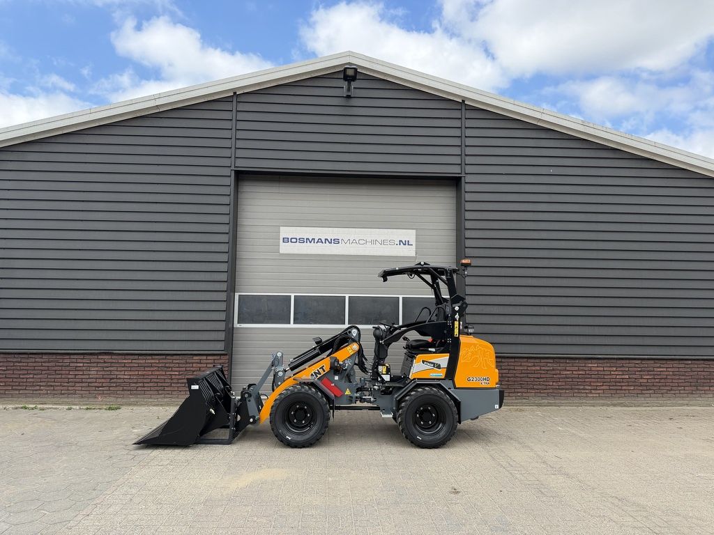 Giant G2300 X-TRA HD minishovel jubileum vol opties!
