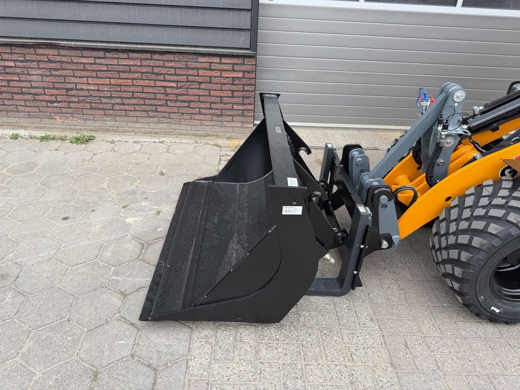 Giant G2300 X-TRA HD minishovel jubileum vol opties!