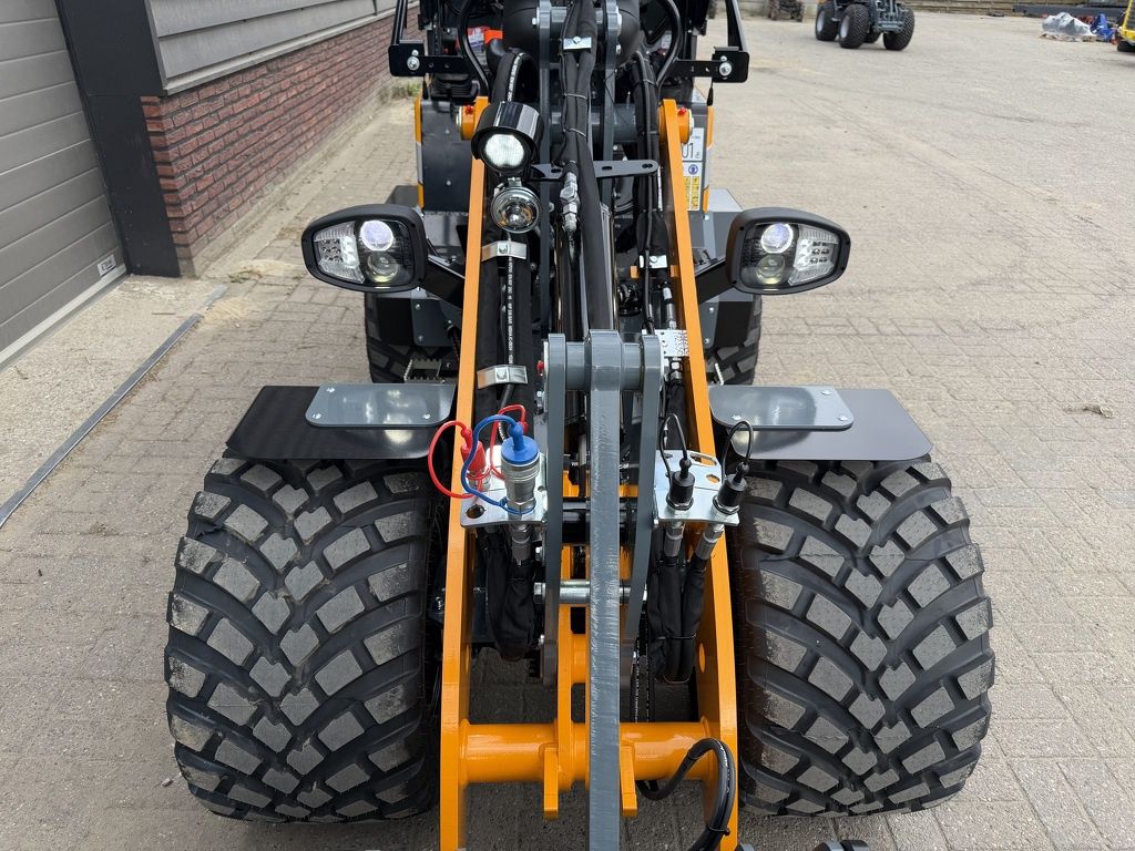 Giant G2300 X-TRA HD minishovel jubileum vol opties!