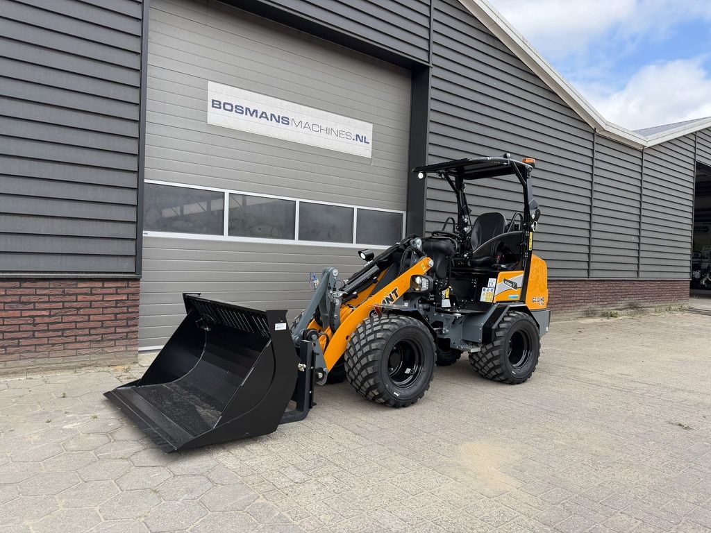Giant G2300 X-TRA HD minishovel jubileum vol opties!