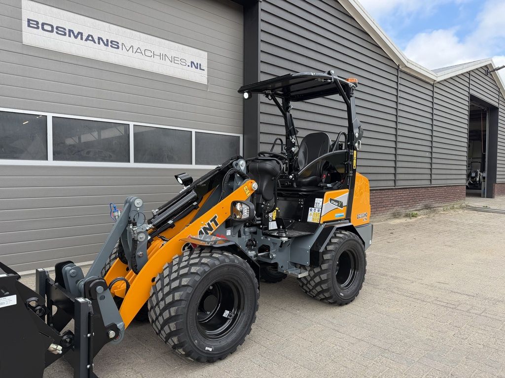 Giant G2300 X-TRA HD minishovel jubileum vol opties!