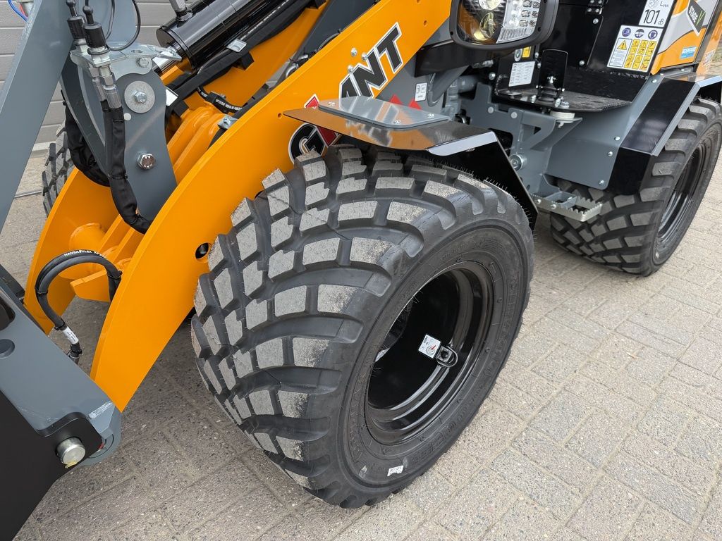 Giant G2300 X-TRA HD minishovel jubileum vol opties!