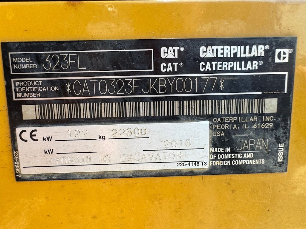 CAT 323 F L