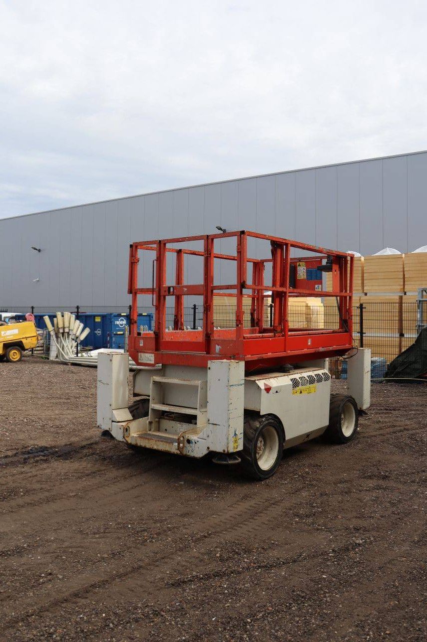 Scherenhebebühne Genie GS-2668 Diesel 567 kg 9,9 m 2011