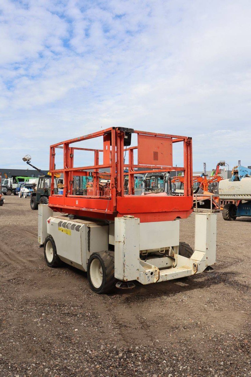 Scherenhebebühne Genie GS-2668 Diesel 567 kg 9,9 m 2011