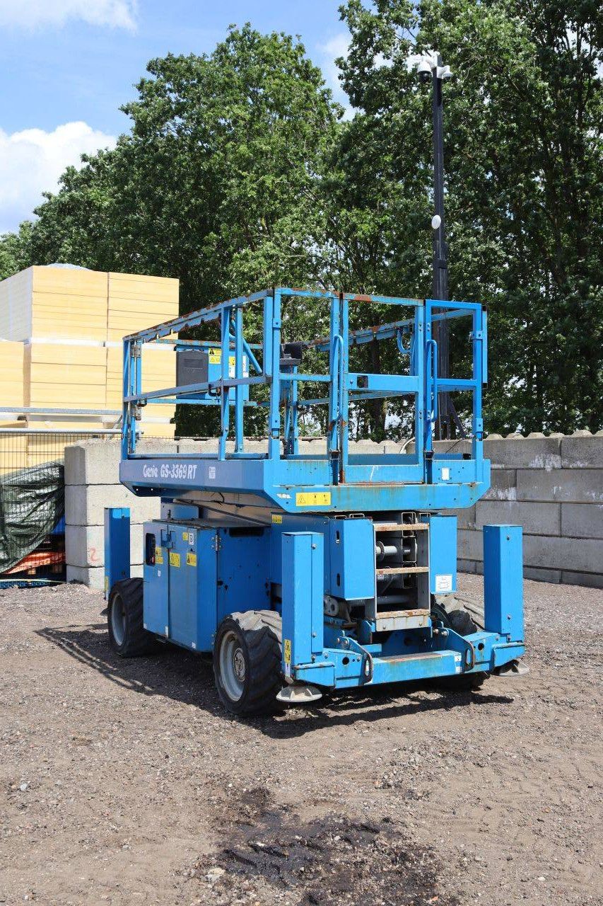 Scissor lift Genie GS3369 RT Diesel 454kg 11.96m 2013