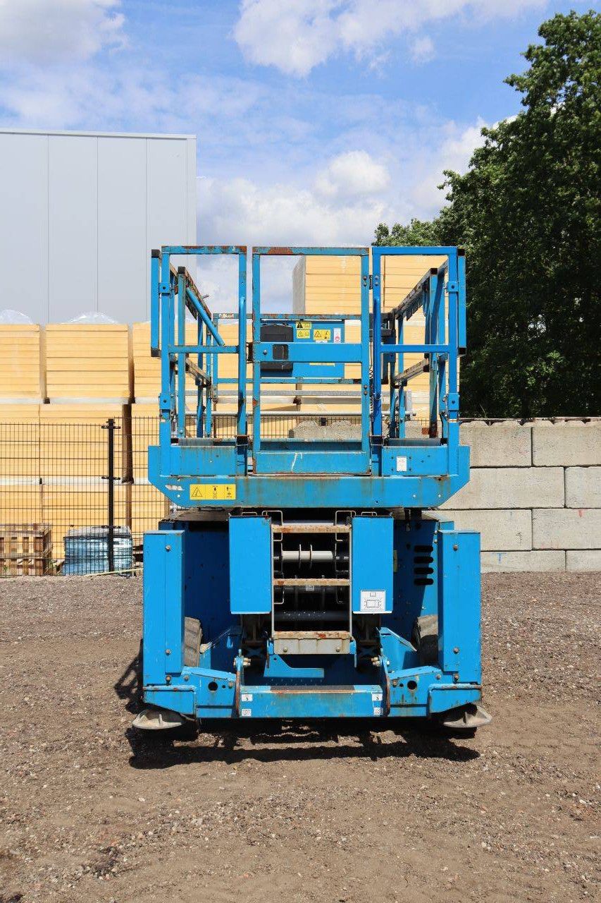Scissor lift Genie GS3369 RT Diesel 454kg 11.96m 2013