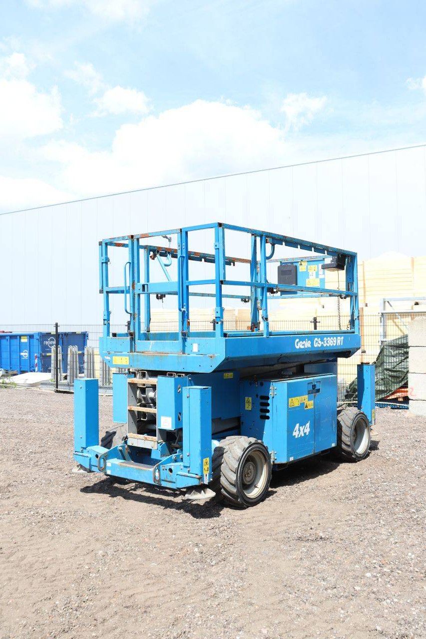 Scissor lift Genie GS3369 RT Diesel 454kg 11.96m 2013