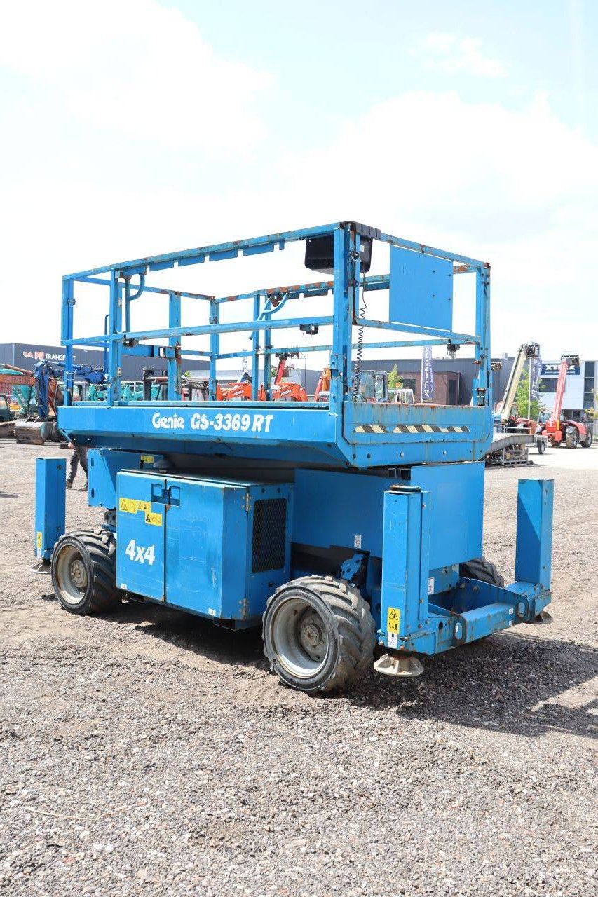 Scissor lift Genie GS3369 RT Diesel 454kg 11.96m 2013