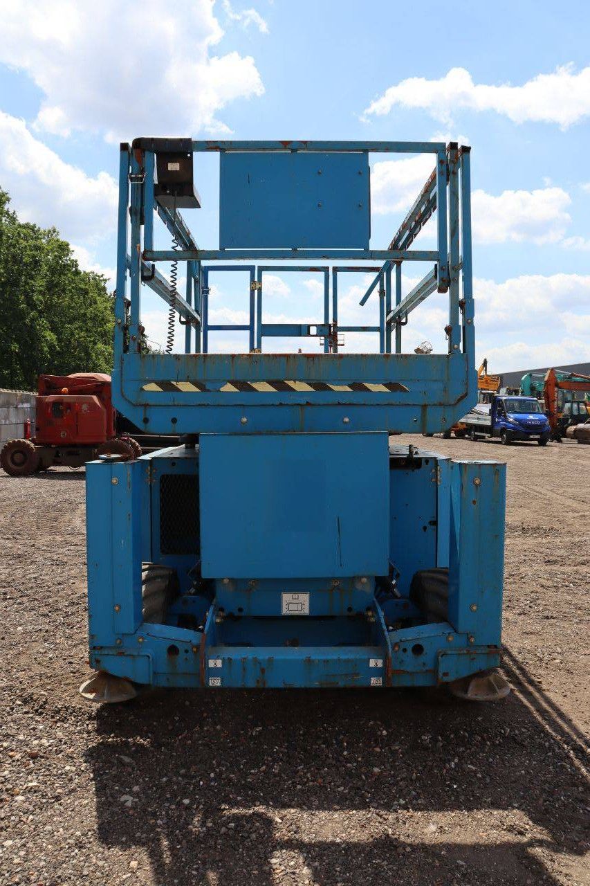 Scissor lift Genie GS3369 RT Diesel 454kg 11.96m 2013