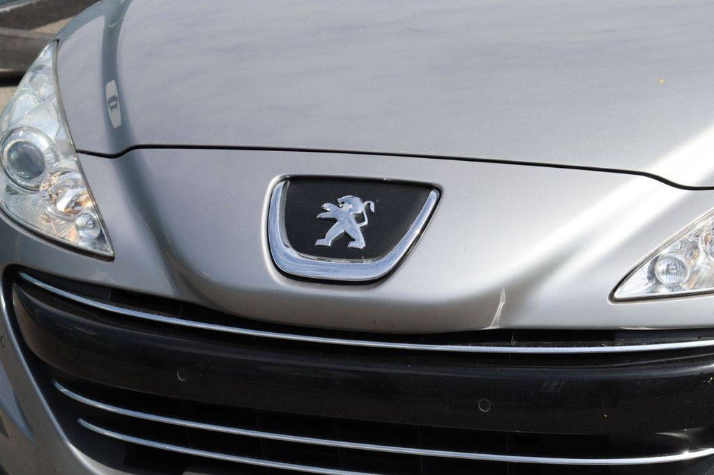 Passenger car Peugeot RCZ Petrol 156hp 2013 (Margin)