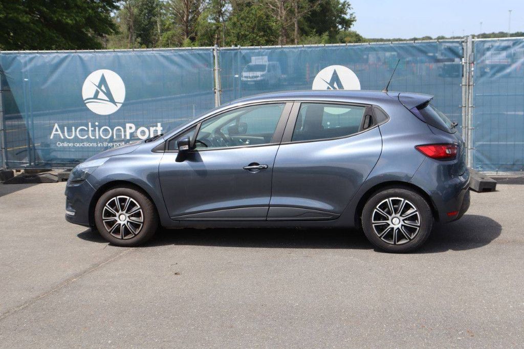 Passenger car Renault Clio Petrol 74hp 2017 (Margin)