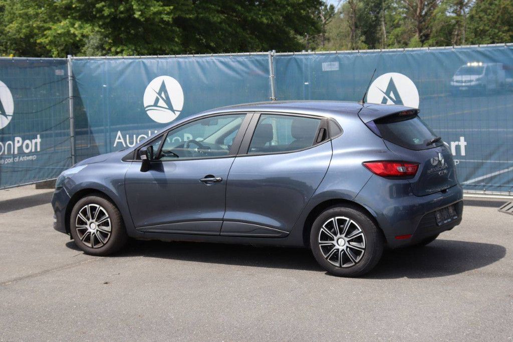 Passenger car Renault Clio Petrol 74hp 2017 (Margin)