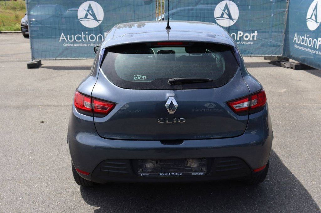Passenger car Renault Clio Petrol 74hp 2017 (Margin)