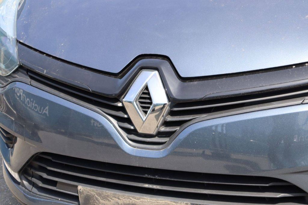 Passenger car Renault Clio Petrol 74hp 2017 (Margin)