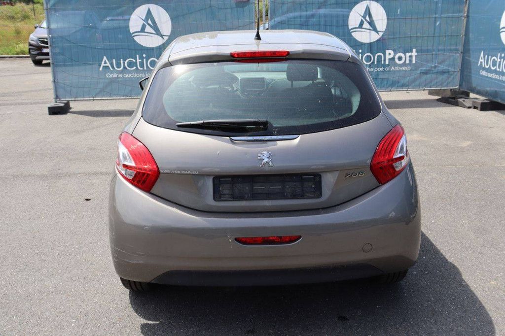 Passenger car Peugeot 208 Petrol 82hp 2012 (Margin)